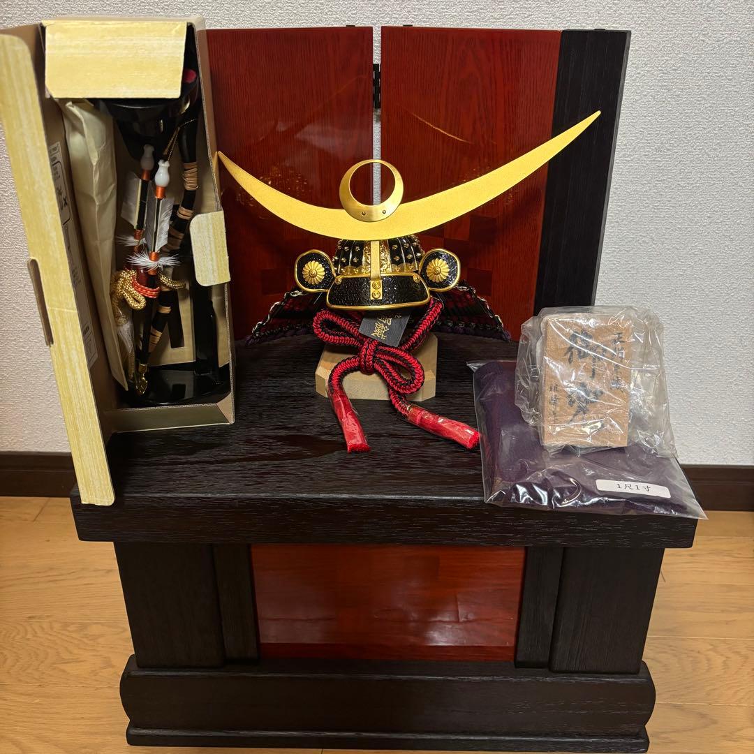 ②五月人形 兜 上杉木地呂塗兜飾り 収納箱