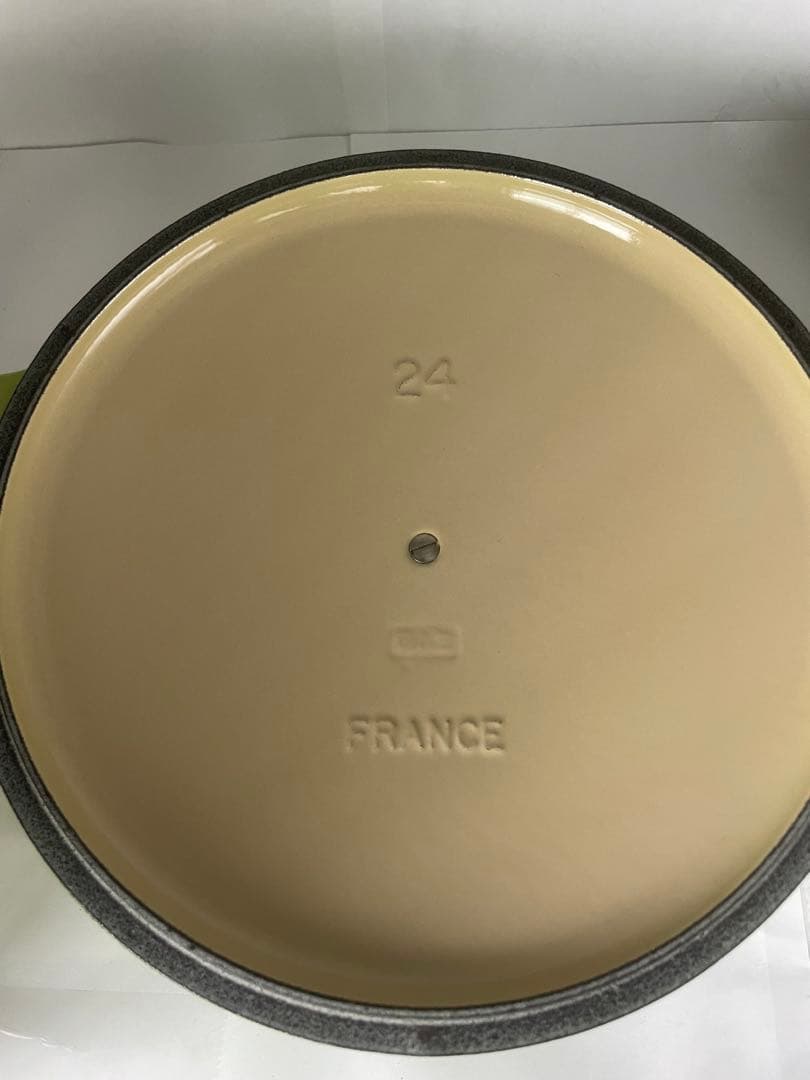 le creuset 鍋　ル・クルーゼ ココット・ロンド 24cm グリーン