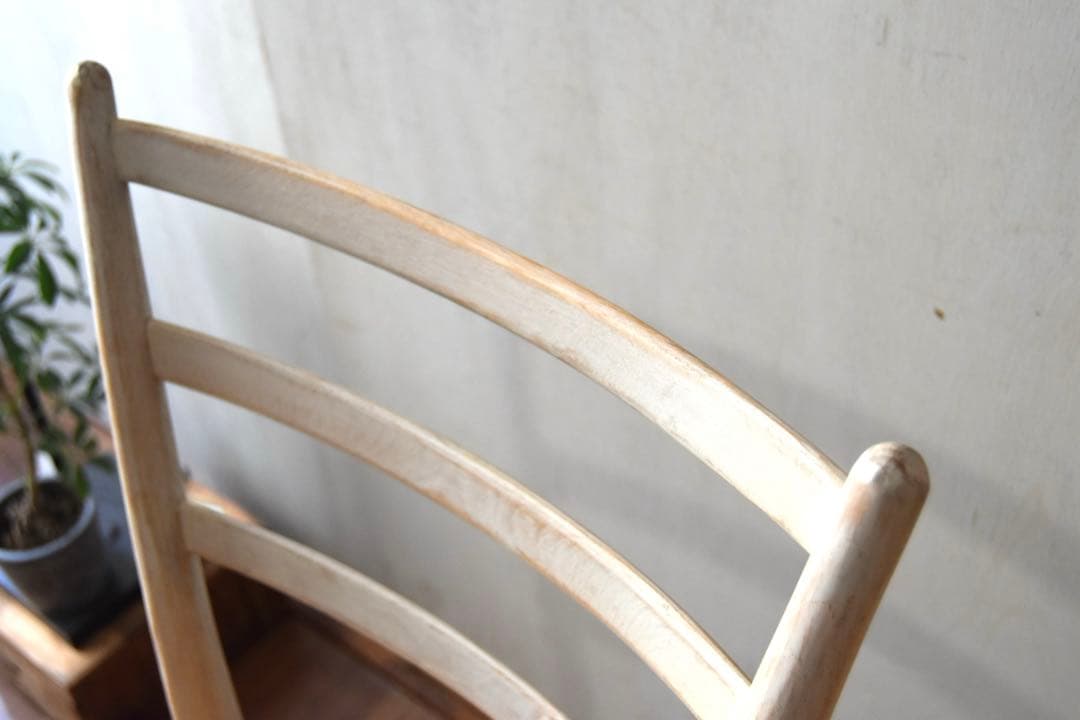 nora. sue chair ②