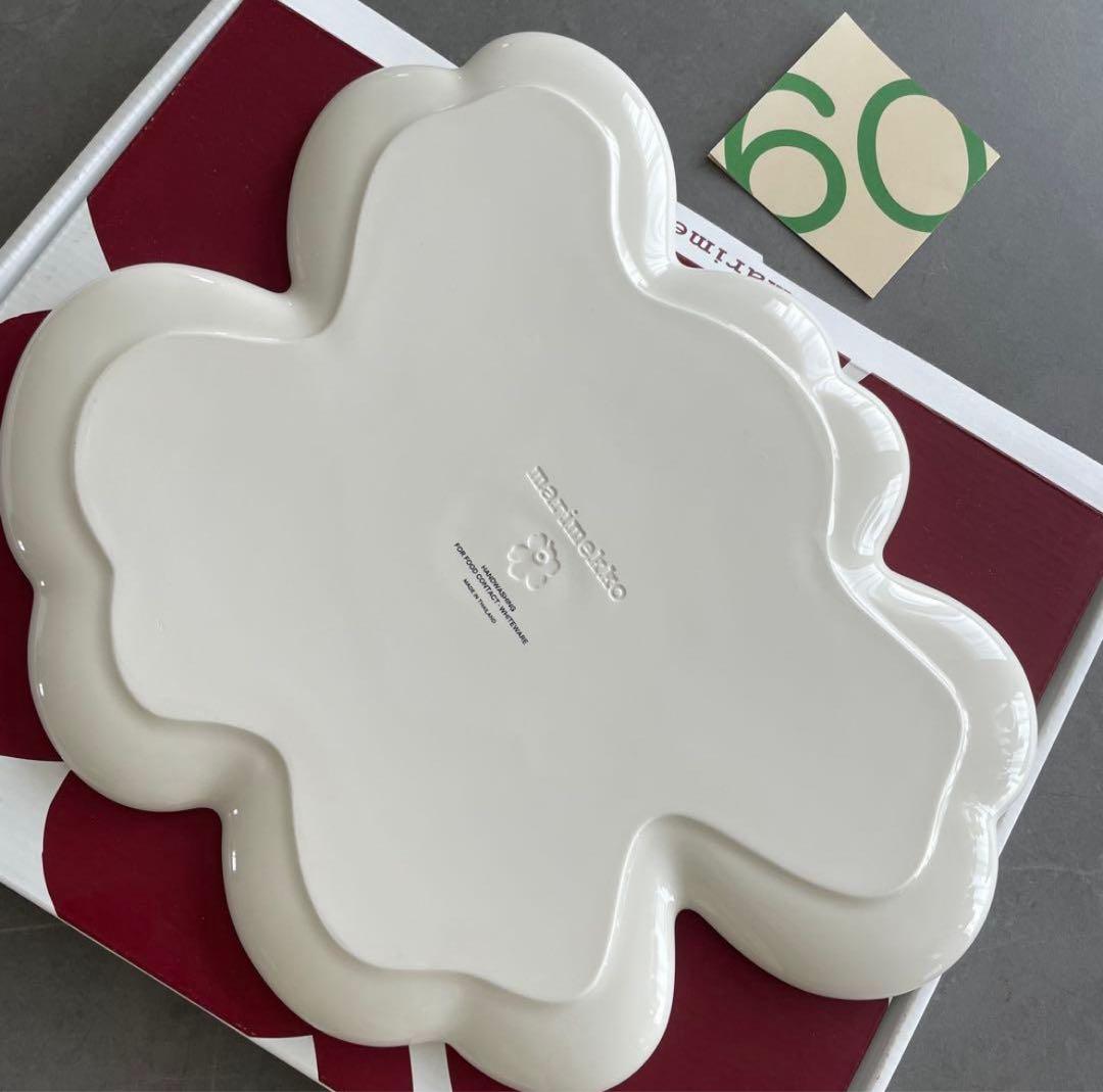 新品　マリメッコmarimekko 60th サービングプレート32cm