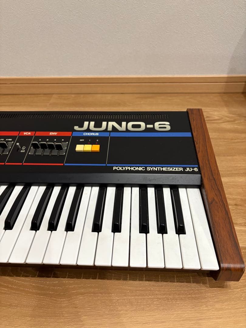 Roland JUNO-6 ポリフォニック・シンセサイザー