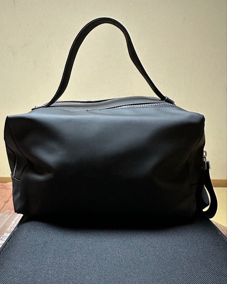 新品未使用VERSACE ヴェルサーチブラック トラベルポーチ　バック
