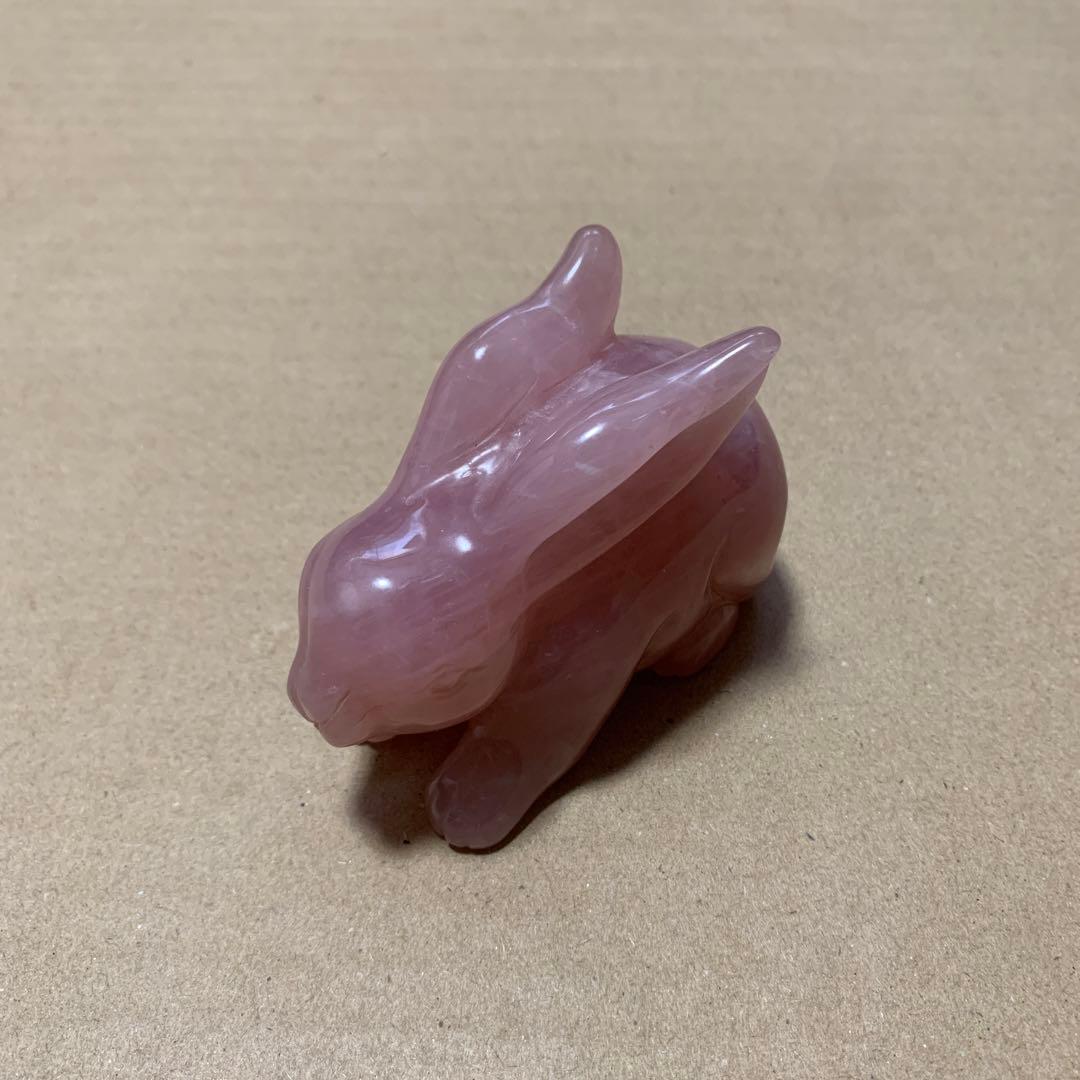 希少　ローズクォーツ　うさぎ　彫刻　置き物　恋愛