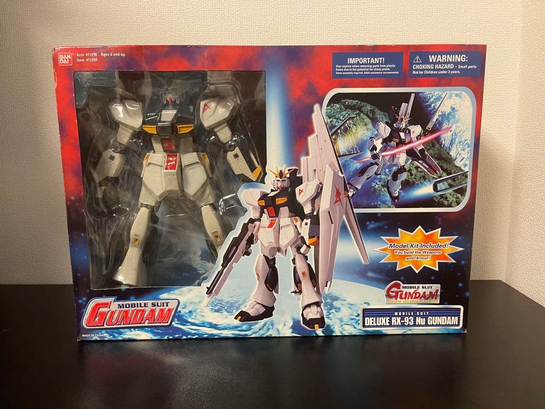 BANDAI RX-93 ニューガンダム フィギュア νガンダム