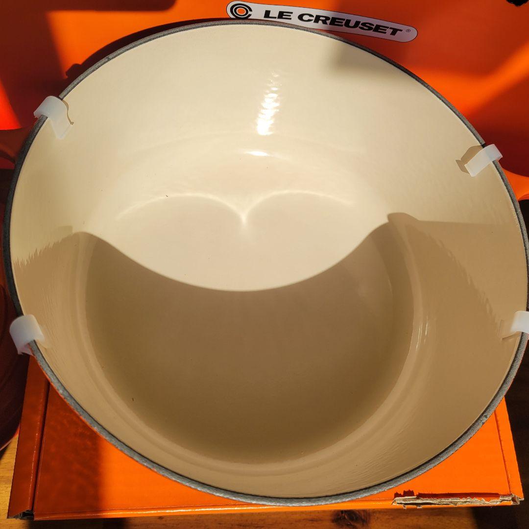 ル・クルーゼ ココット・ロンド 24cm オレンジ　シルバーつまみ