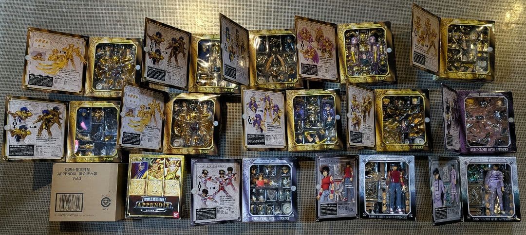 【聖闘士星矢】聖闘士聖衣神話セット　83箱+ディスプレイスタンド
