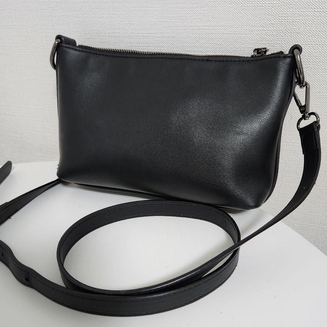 LONGCHAMP ブラックレザーショルダーバッグル プリアージュ 3Dレザー