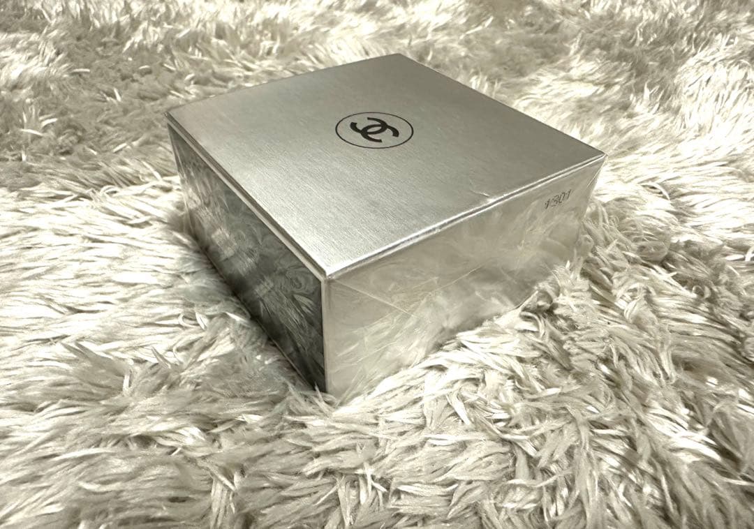【新品未使用】CHANEL ブルードゥシャネルオールオーバーバーム