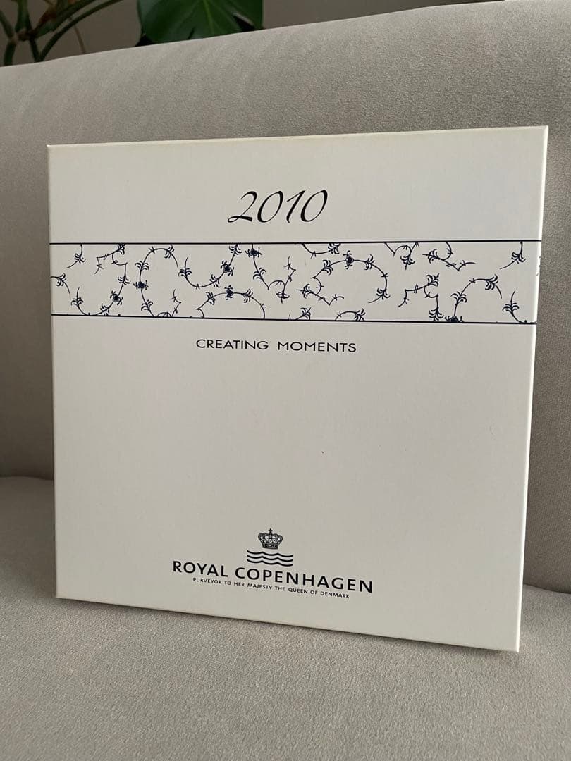 【新品】希少　  2010年　イヤープレート