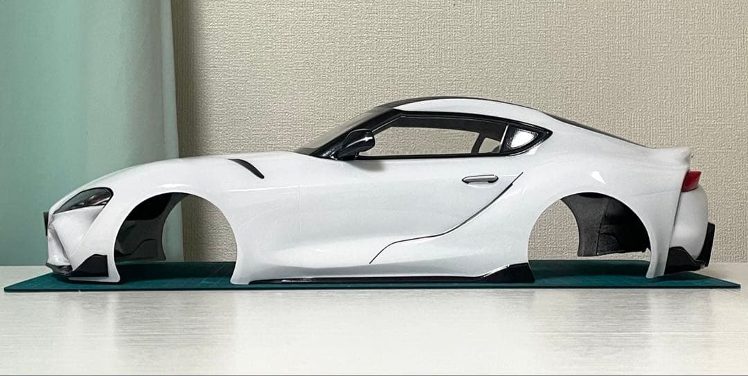 タミヤラジコンボディ　A90 スープラ