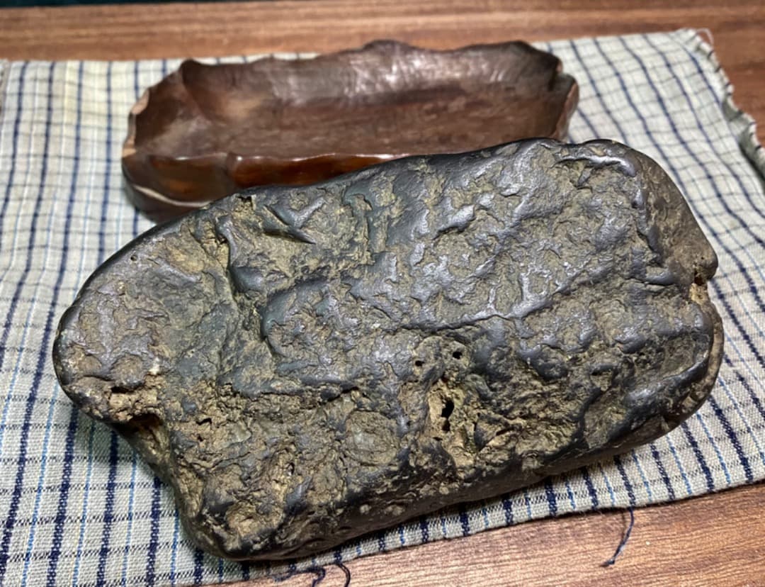 加茂川真黒　水石　茅舎石