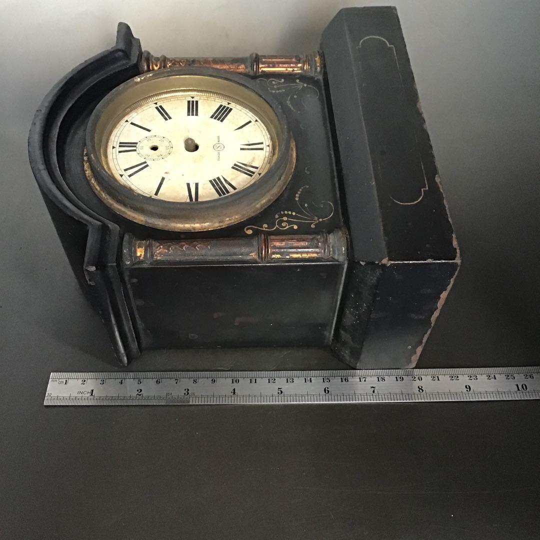 アーチ型ローマ数字置時計　骨董品　アンティーク　鉄製　古時計　置時計