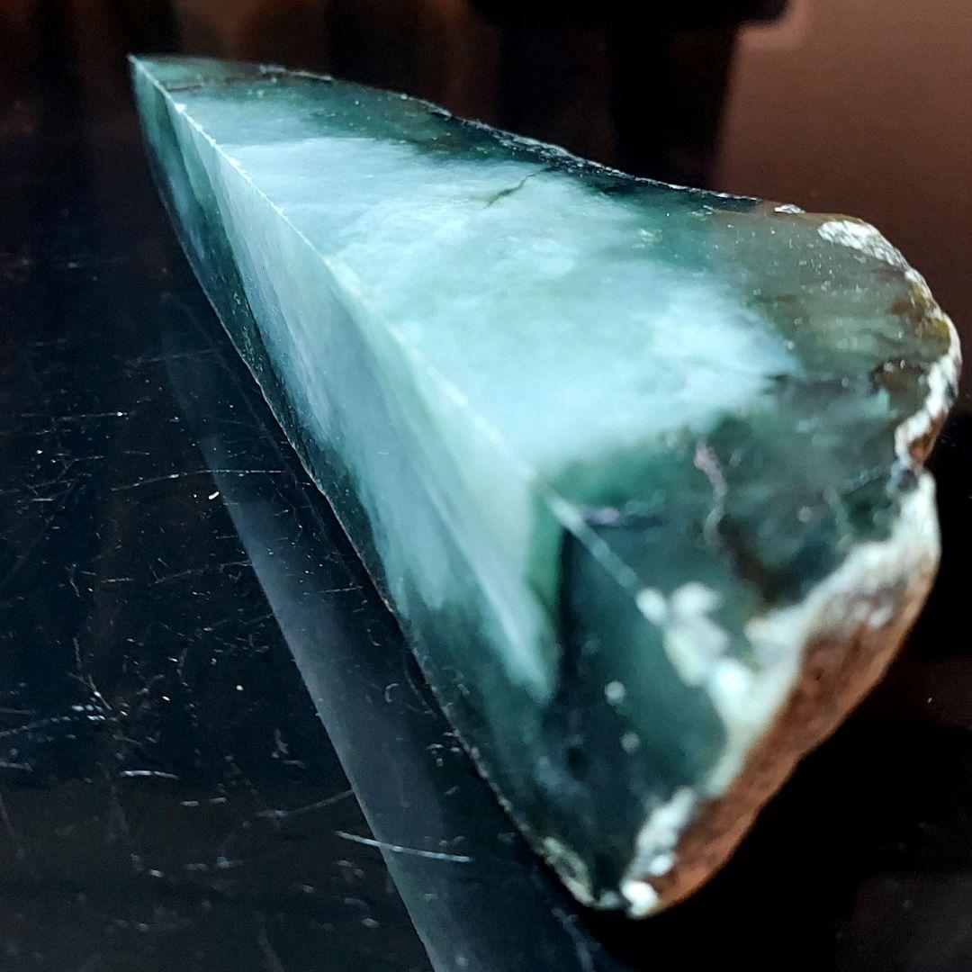 渋かっこいい模様に迫力の大きさの JADEITE 本翡翠 原石 2面磨き453