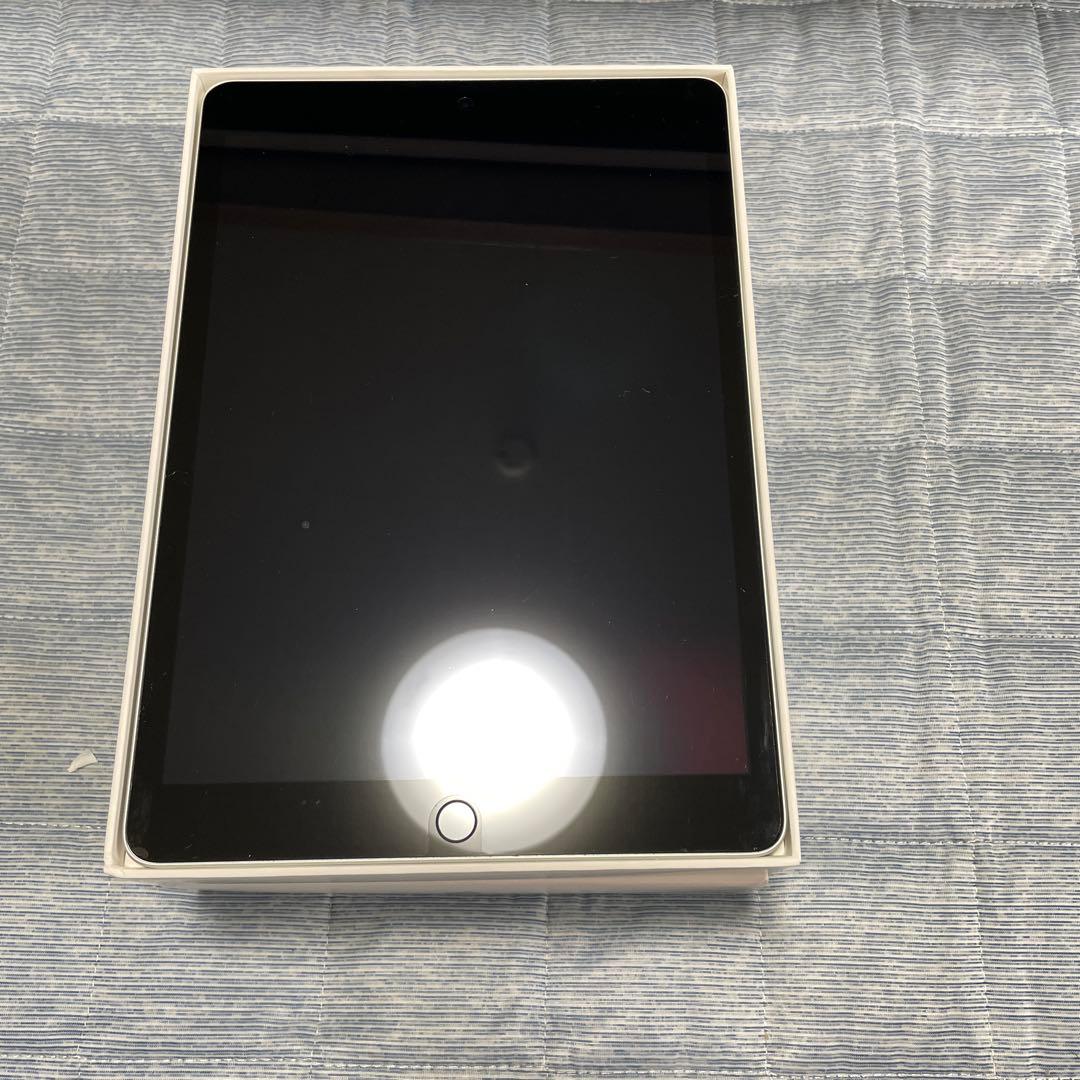 Apple iPad 10.2インチ シルバー 本体　64GB