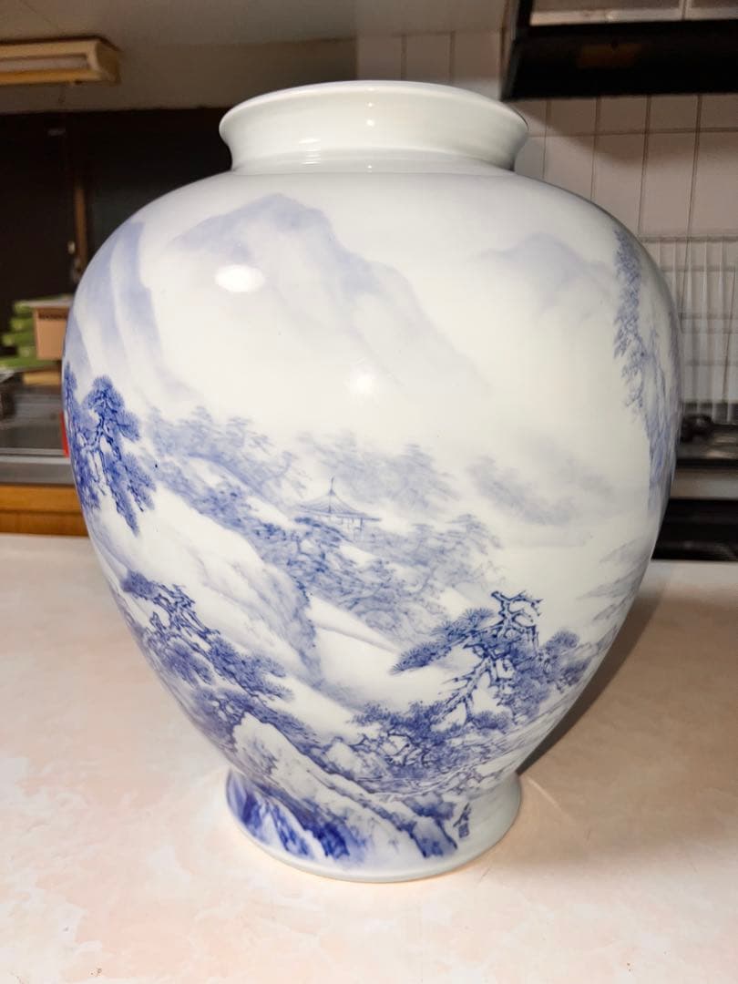 173 深川製磁 大型花瓶 約40cm 染付山水図 有田焼 風格ある飾り壺 花器