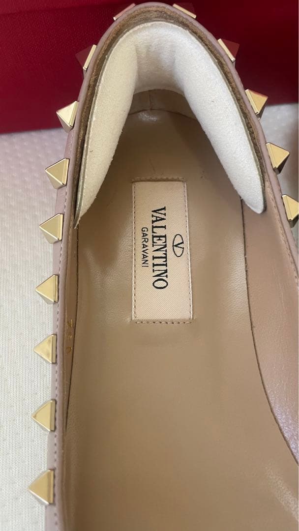 ヴァレンティノ ガラヴァーニ　ロックスタッズエナメル バレリーナ　パンプス