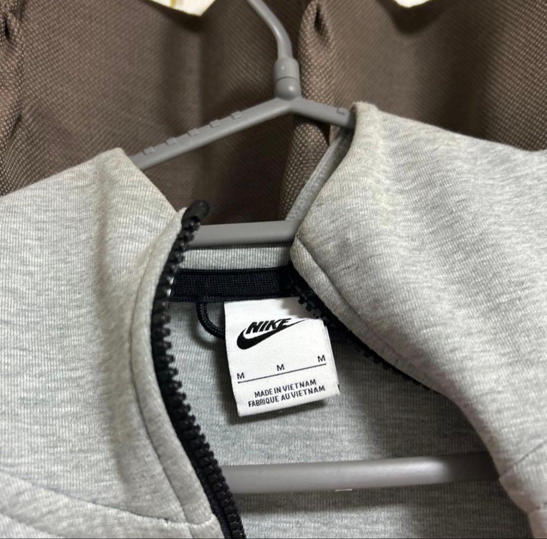 Nike 旧テック M