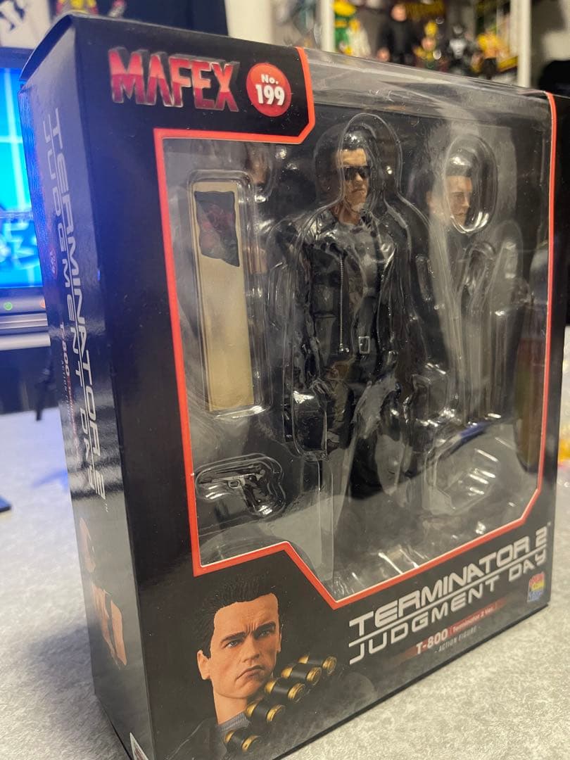 mafex T-800 フィギュア (Terminator 2) ターミネーター