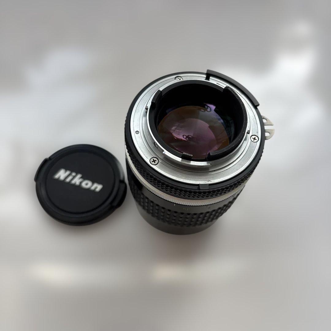 NikonレンズNIKKOR 105mm f2.5