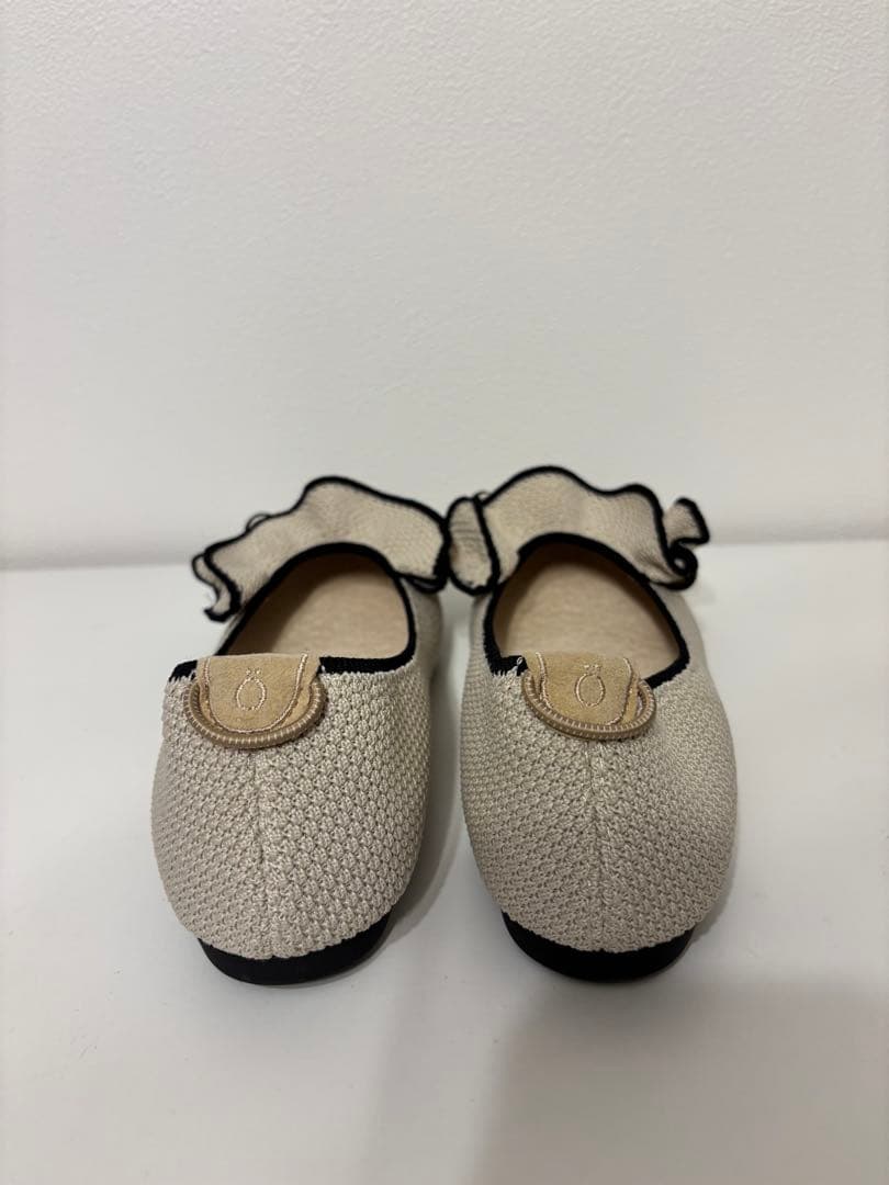 美品　38 Offen フリルパンプス　ベージュ　黒　フラットシューズ