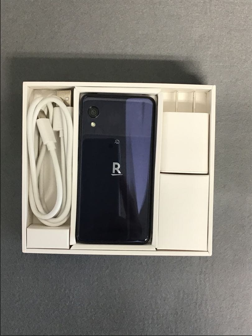 美品 国内版 SIMフリー　Rakuten mini 32GB C330