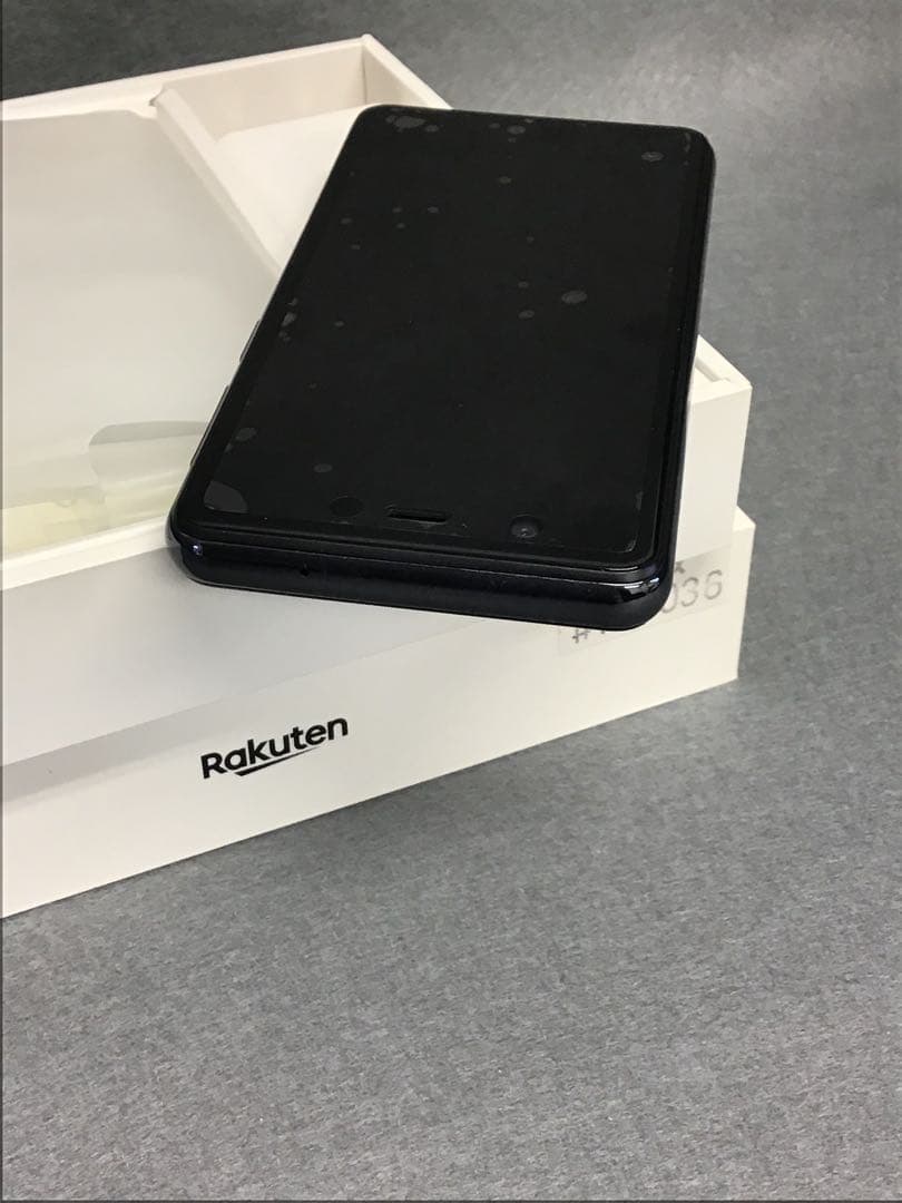 美品 国内版 SIMフリー　Rakuten mini 32GB C330