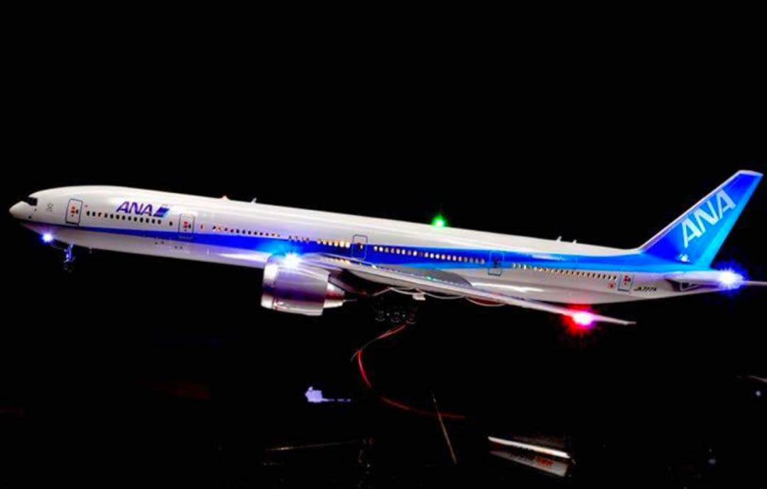 旅客機プラモデル ANA B777-300ER 【スタンド付】