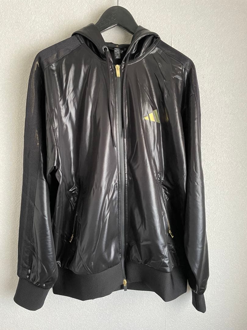 新品 adidas セットアップ ブラック ゴールド　XL 定価27,500円