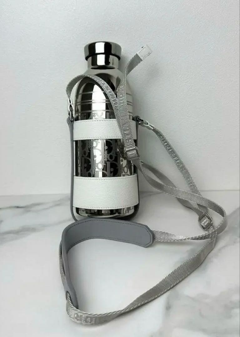 Dior Aqua ストラップボトル　タンブラー　ボトル　ホワイト　シルバー