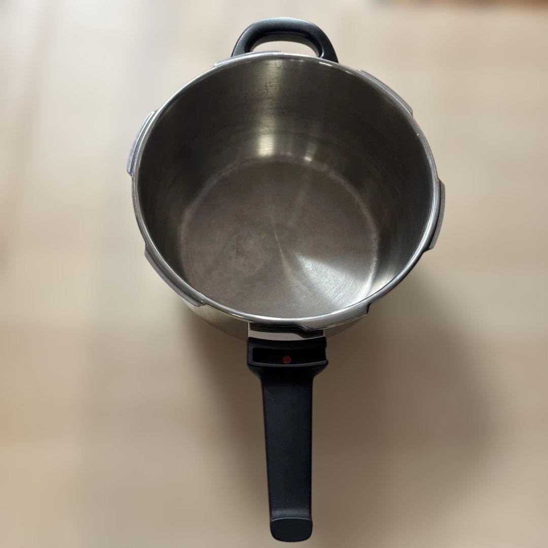 Fissler フィスラー中型圧力鍋 ステンレス製 蒸し器付き
