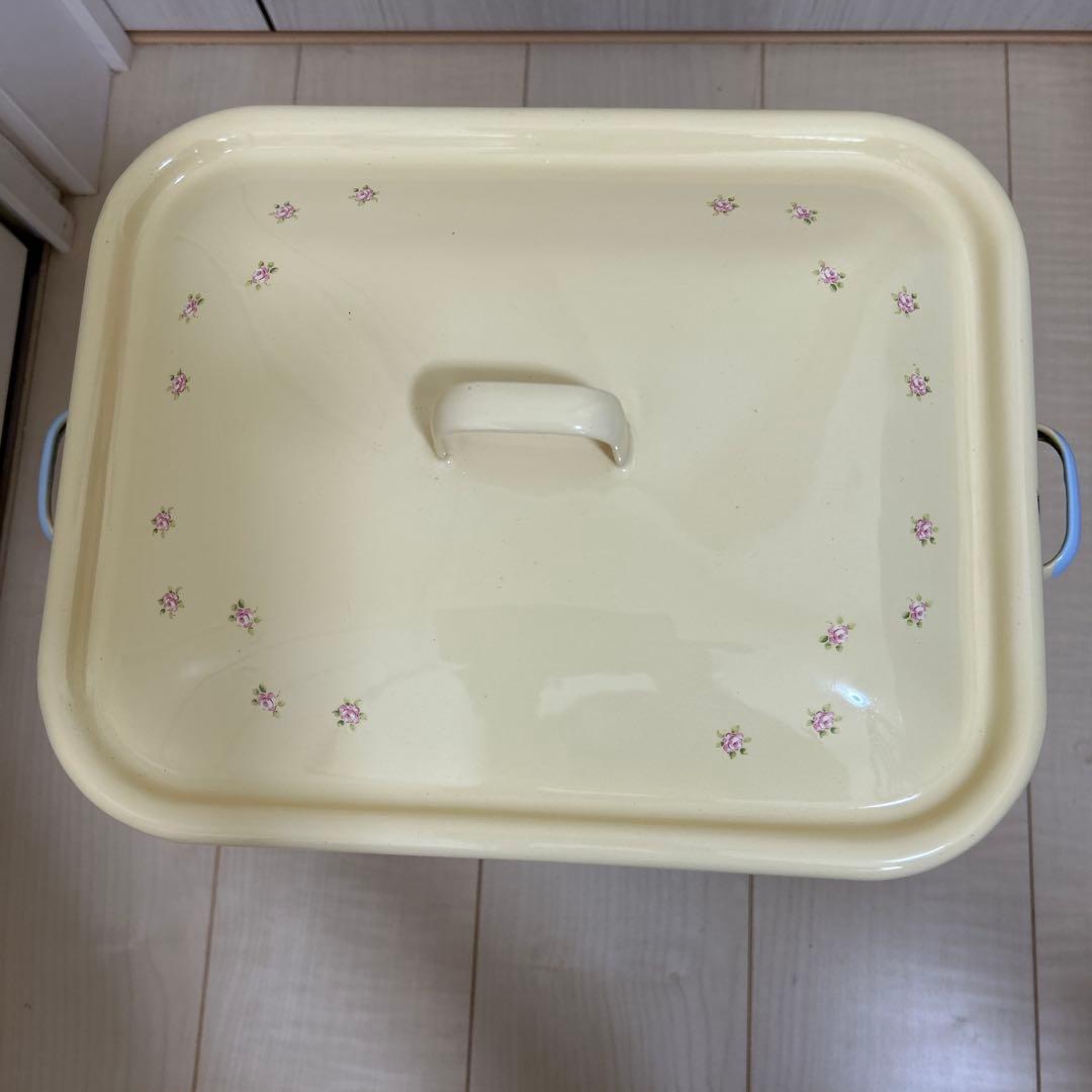 イマン　ホーロー缶　小物入れ　小物収納