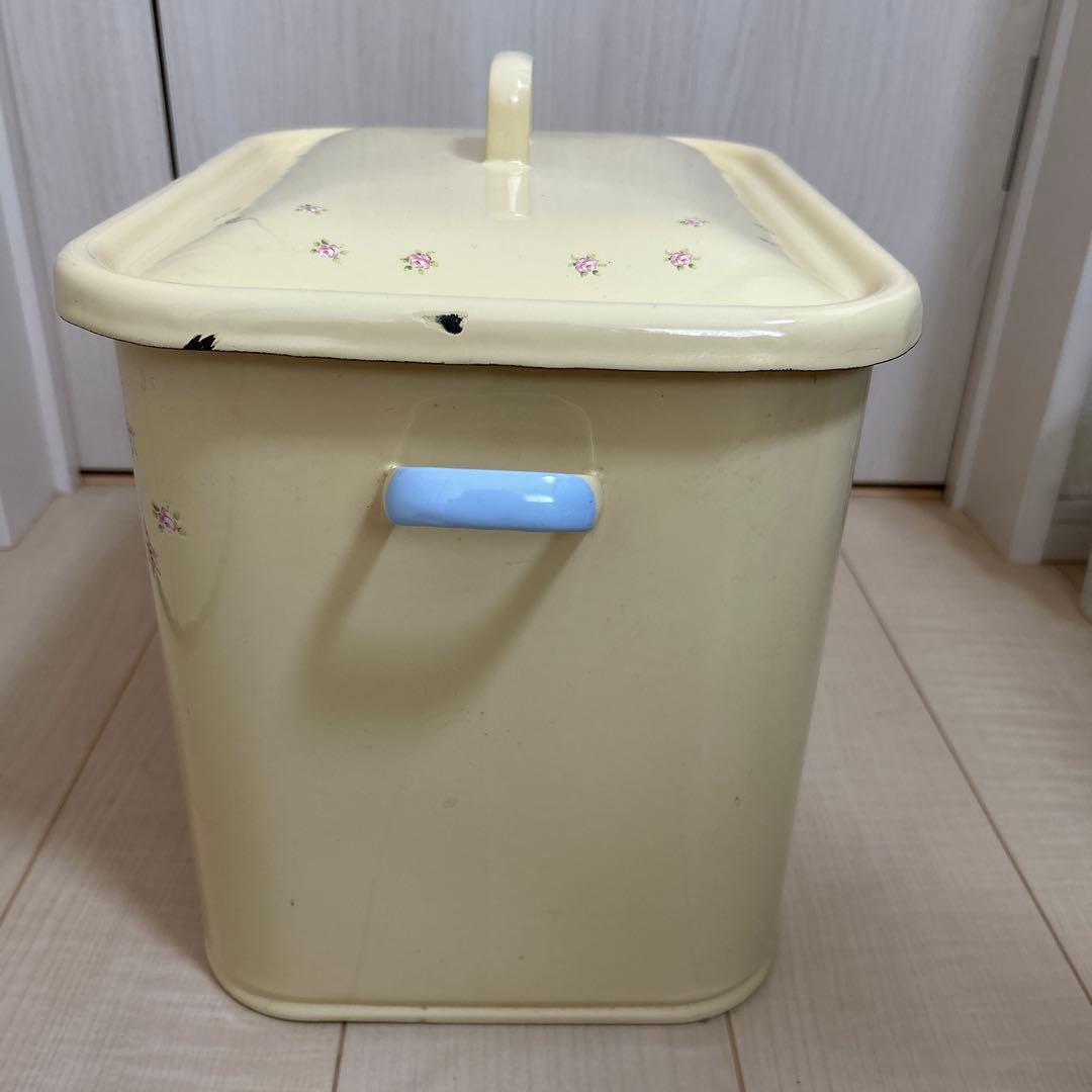 イマン　ホーロー缶　小物入れ　小物収納