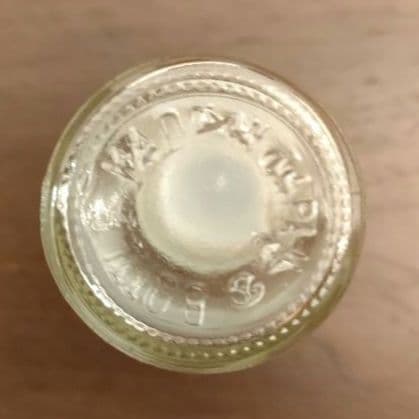 アンティーク風の小物入れ（小瓶棚）　壁掛けタイプ　小瓶10本付属