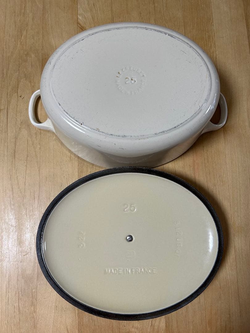 美品☆ル・クルーゼ ココット オーバル☆ホワイト・ベージュ 25cm