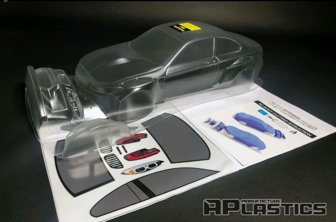 新品 無塗装 BMW M2 F22 APLASTICS ラジドリ ボディ