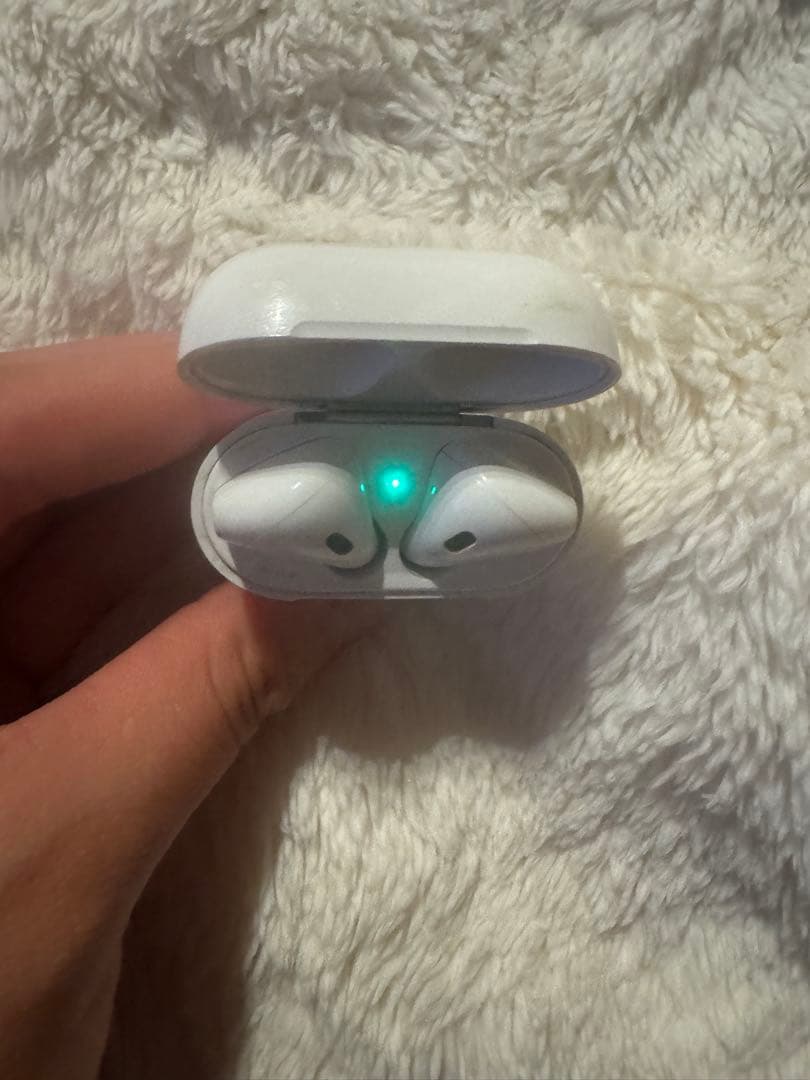 AirPods 第2世代 充電ケース付き