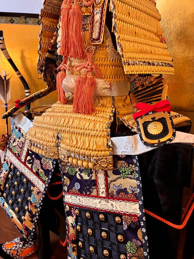 五月人形 武士の鎧兜・弓太刀・箔押金屏風　セット