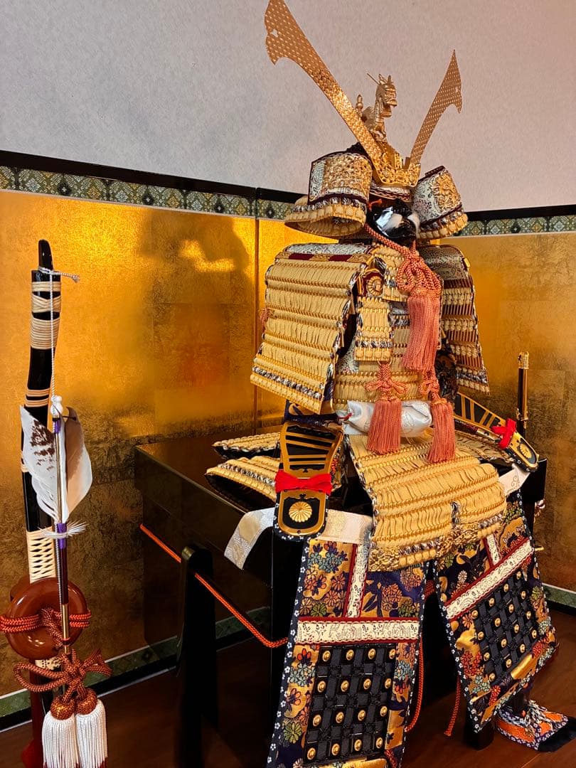 五月人形 武士の鎧兜・弓太刀・箔押金屏風　セット
