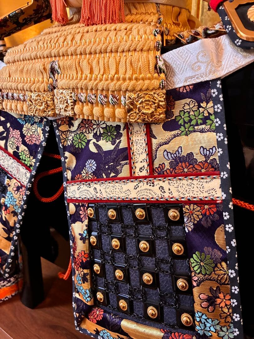 五月人形 武士の鎧兜・弓太刀・箔押金屏風　セット