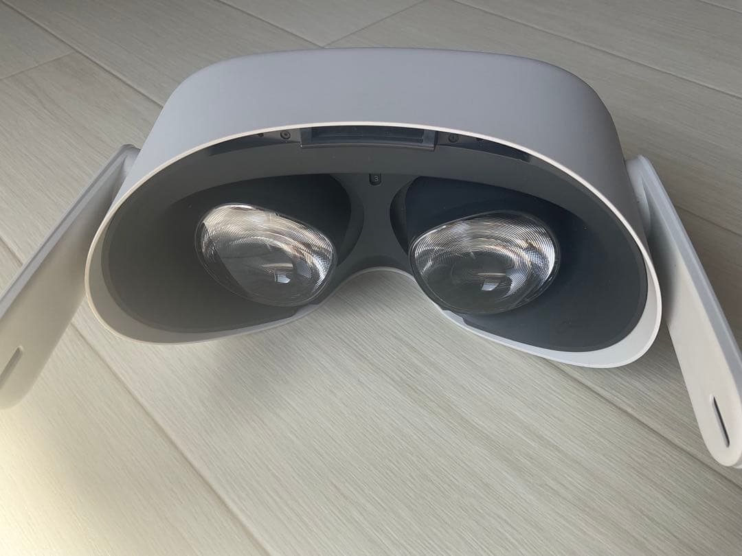  Quest 2 VRヘッドセット（動作品本体のみ）