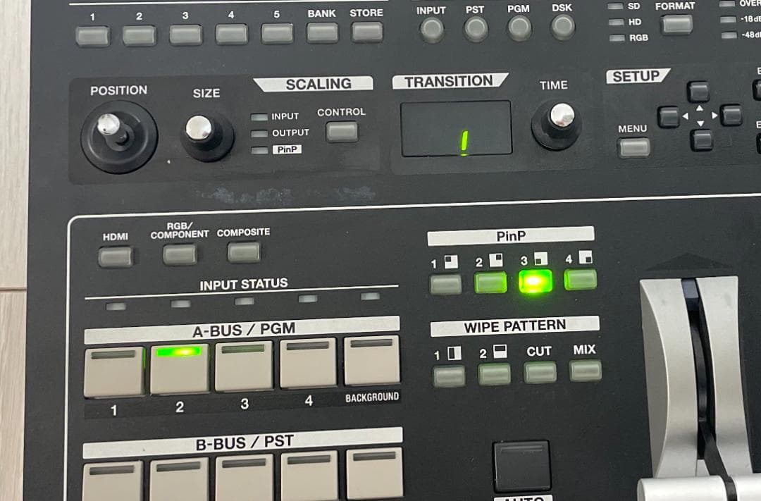 Roland ローランド V-40HD マルチフォーマットビデオスイッチャー