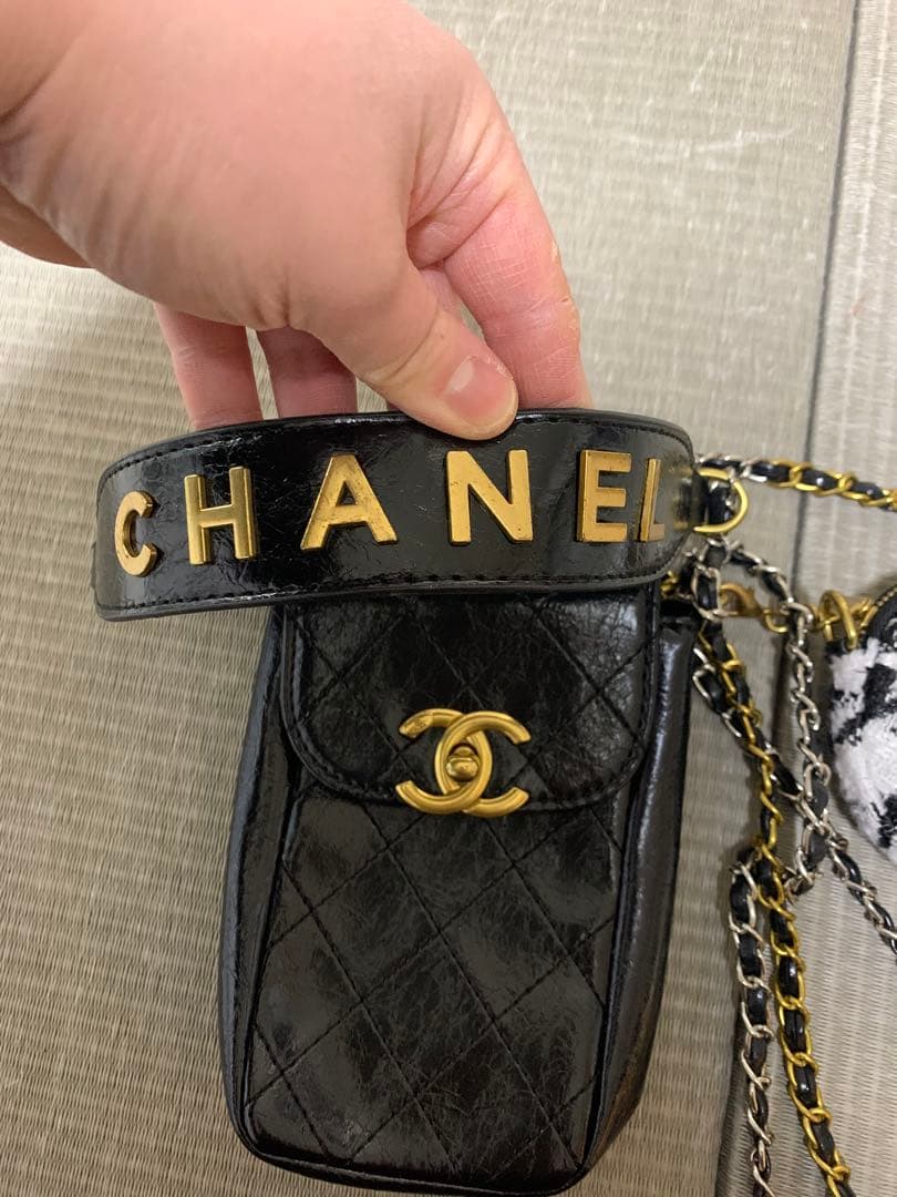 CHANEL ブラック スマホショルダーバッグ　ノベルティ
