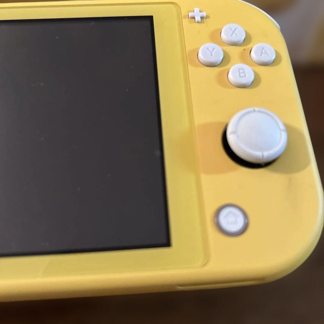 な*ん様 Nintendo Switch Lite イエロー 本体