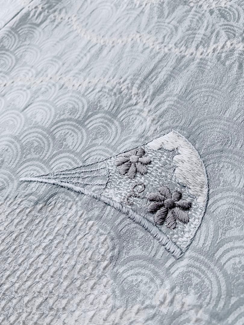 【未使用　しつけ糸なし】　正絹　訪問着　絞り　刺繍　アイスブルー