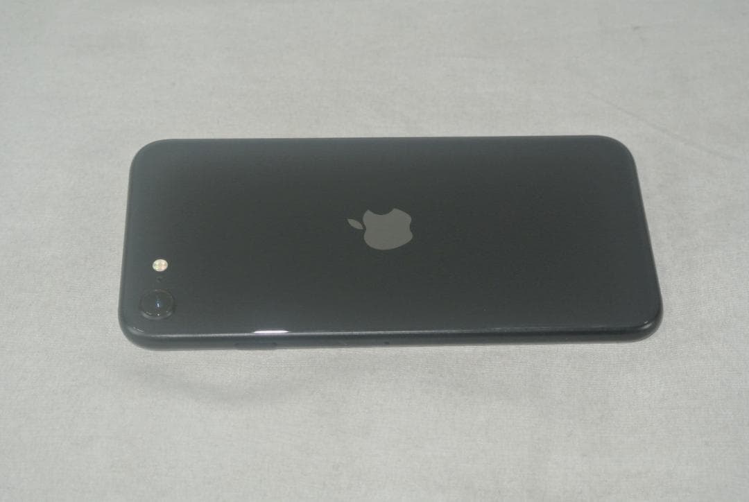 Apple iPhone SE（第2世代）64GB ブラック MHGP3J/A
