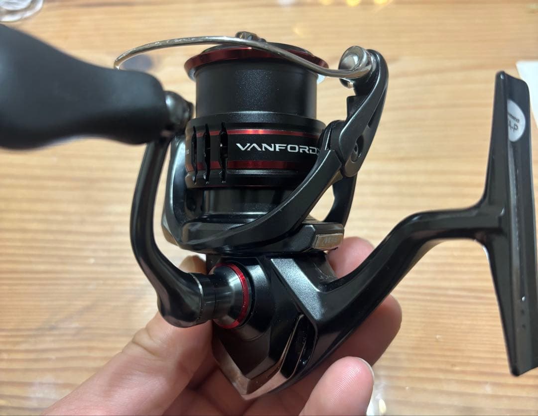 シマノ　20 VANFORD C2000SHG スピニングリール