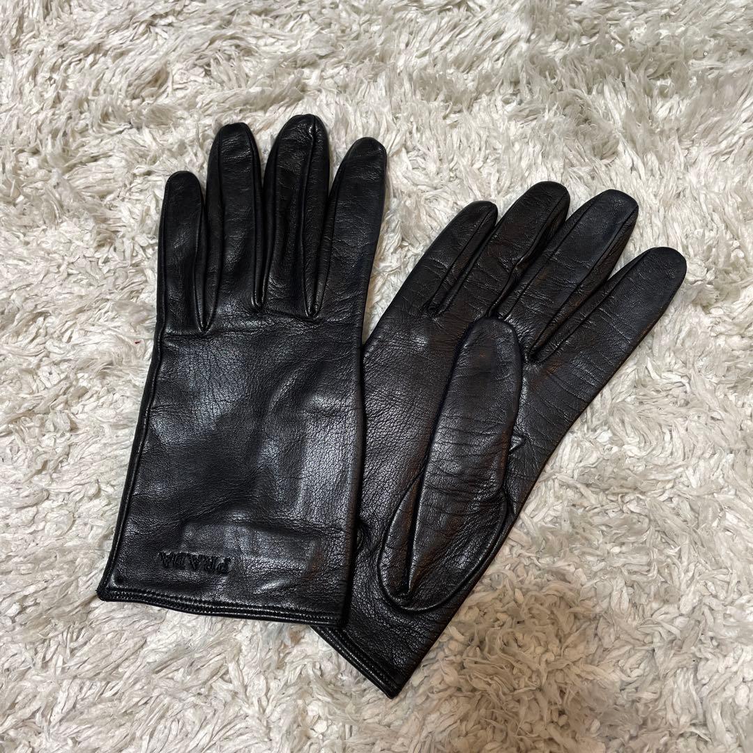 PRADA プラダ　黒　レザー　手袋