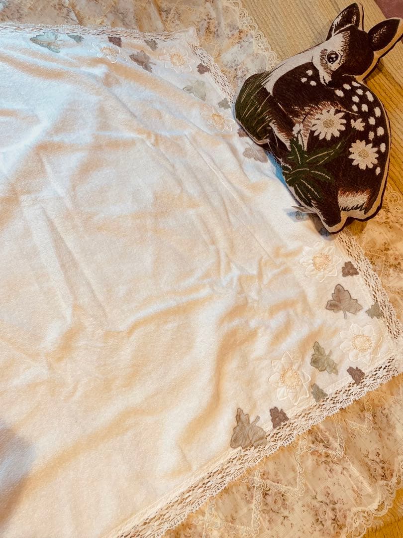 ❤️さえら★ヒスクローネ★可愛いお花と葉っぱモチーフ付タオルケット★ベビーケットに
