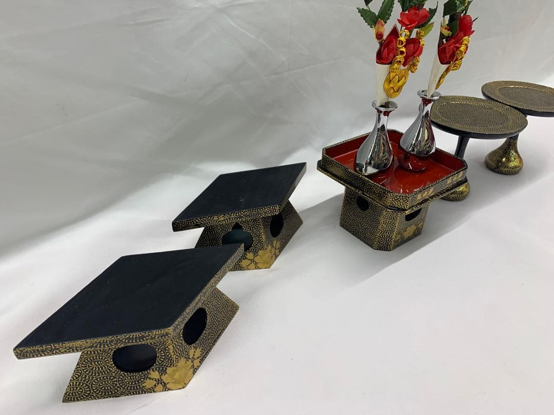 雛人形　木製　4品セット　爪唐草模様　お道具セット　菱餅/丸餅なし　ひな道具