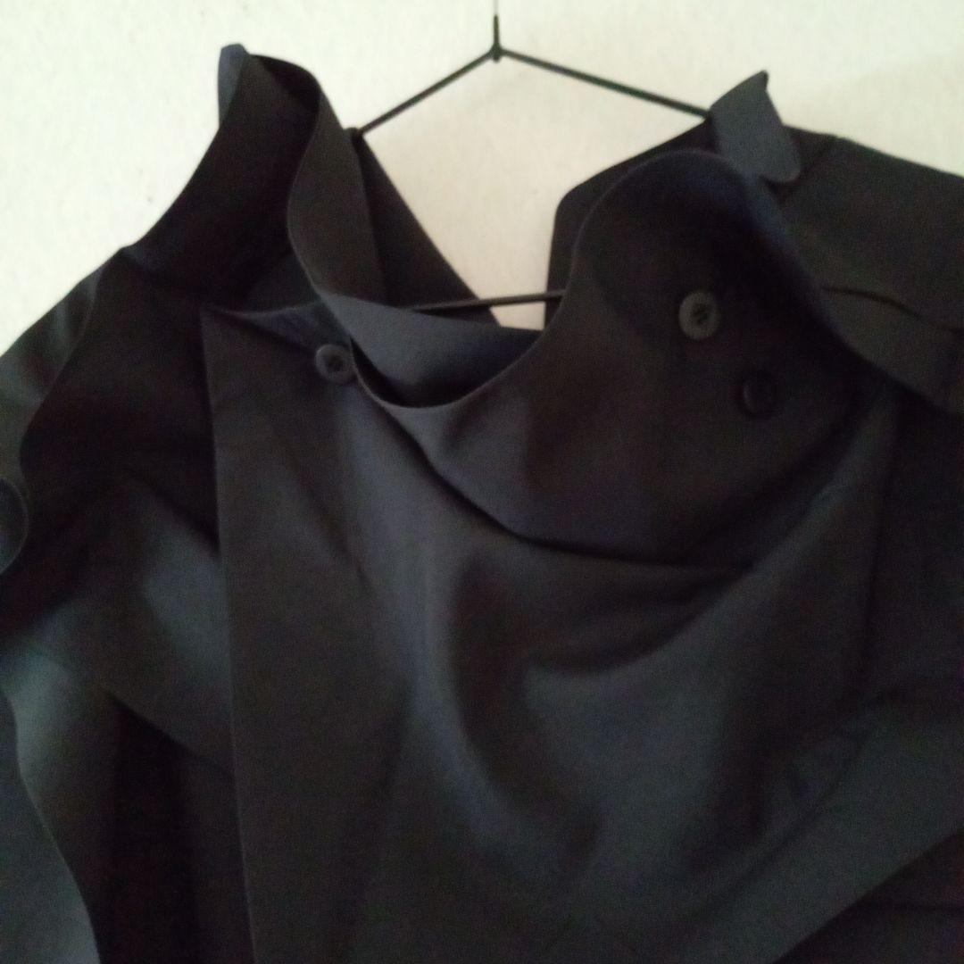 【ちろ】ISSEY MIYAKE　132.5　ケープ(羽織り／ポンチョ)